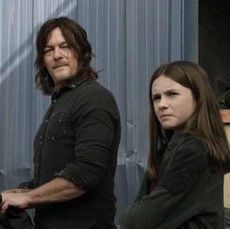 Norman Reedus And Cailey Fleming, Daryl And Judith, Judith Twd, Apocalypse Wallpaper, Walking Dead Girl, Tha Walking Dead, The Walking Dead Cast, Cailey Fleming, Glenn Y Maggie