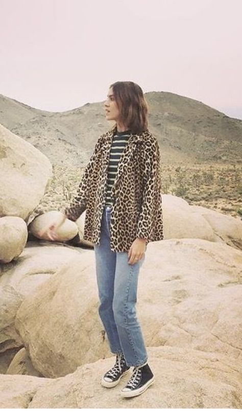 Leopard Outfit Ideas, Leopard Jeans Outfit, Alexa Chung Street Style, Leopard Clothes, Style Black Women, Printed Denim Jeans, Alexa Chung Style, Look Grunge, Leopard Print Outfits