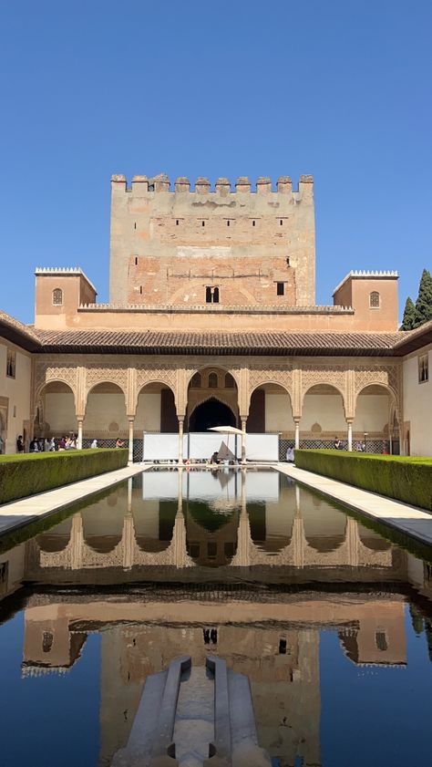 The Alhambra is a palace and fortress complex located in Granada, Andalusia, Spain. It is one of the most famous monuments of Islamic architecture and one of the best-preserved palaces of the historic Islamic world, in addition to containing notable examples of Spanish Renaissance architecture. Spanish Islamic Architecture, Alhambra Palace Architecture, Palace Architecture, Alhambra Palace, Famous Monuments, Andalusia Spain, Granada Spain, Islamic World, Islamic Architecture