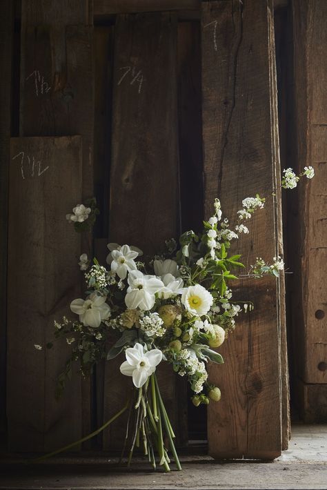 Flower Aesthetics, Rustic Wedding Bouquet, Diy Arrangements, Flower Arrangements Diy, Beautiful Flower Arrangements, Wedding Arrangements, Wedding Flower Arrangements, Wedding Mood, Spring Flower