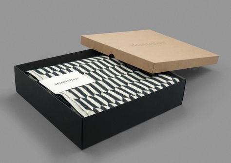 Blanket Packaging Ideas, Bedsheet Packaging Ideas, Bedsheet Packaging, Blanket Packaging, Bedding Packaging, Cafe Packaging, Towel Packaging, Inn Design, Bed Linen Inspiration