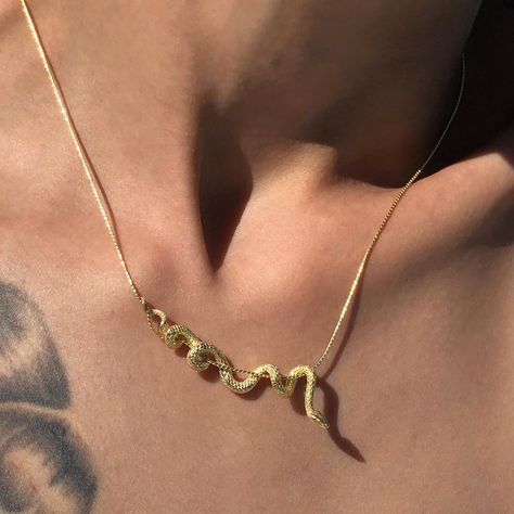 Spell it RORO F ROSE’s Instagram post: “ICON leaving ❇️🔰🐍 necklace in 14 K Gold on rorofrose.com” Snake Jewelry Aesthetic, Leave Necklace, Cha Ching, Main 1, Amazing Finds, Instagram Icon, Edgy Jewelry, Jewelry Aesthetic, Bridal Jewelry Collection