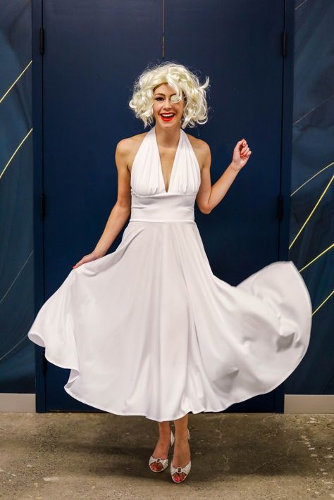 Marilyn Monroe Halloween Costume, Marilyn Monroe Halloween, Marilyn Monroe White Dress, Dorothy Halloween Costume, Flapper Girl Costumes, Marilyn Monroe Outfits, Marilyn Monroe Costume, Blonde Halloween Costumes, Black Halloween Dress