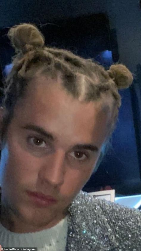 Justin Bieber Dreads, New Dreadlocks, Justin Bieber News, Justin Bieber Style, Space Buns, Justin Bieber Photos, Dreadlock Style, Cultural Appropriation, Justin Beiber