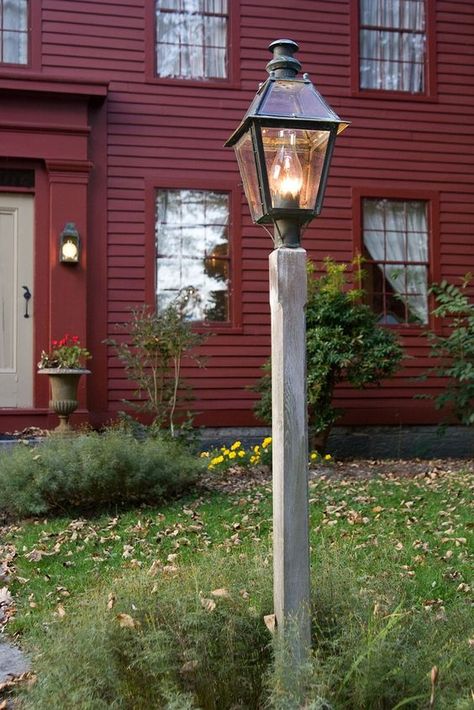 Philadelphia Exterior Post Lantern Colonial Lighting Fixtures, Gate Lights Outdoor, Colonial Front Door, Colonial Lamp, Farmhouse Outdoor Lighting, Colonial Lighting, City Of Philadelphia, Gate Lights, Outdoor Lamp Posts