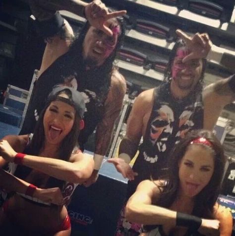 The Usos (Jey left, Jimmy right) and The Bella Twins (Nikki left, Brie right) Bella Sisters, Usos Wwe, John Cena And Nikki, The Bella Twins, The Usos, Nikki And Brie Bella, Wwe Pictures, Wwe Tna, Wwe Roman Reigns