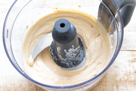 My creamy protein fluff contains only 4 ingredients and it is ready in 3 minutes! This easy, healthy dessert contains 18 grams of protein per serving. Baileys Chocolate Mousse, Types Of Ice Cream, Vanilla Ice Cream Recipe, Pecan Ice Cream, Homemade Vanilla Ice Cream, Ice Cream Ingredients, No Churn Ice Cream, Pure Vanilla, Melting Chocolate Chips