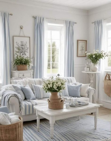 House Interior Decor Living Room, Small Room Decorations, Blue Cottage Living Room, Garden Gift Ideas, Shabby Chic Beach, Small Balcony Ideas Apartment, Summer Furniture, Shabby Chic Living Room, Cottage Interior