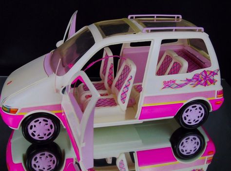 Barbie Picnic, Barbie Cars, Barbie Doll Car, Vanellope Y Ralph, Barbie Happy Family, Door Grill, Barbie Car, Chip Foose, Barbie Fairytopia