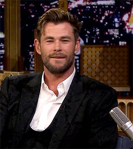 Chris Hemsworth Interview, Chris Hemsworth Gif, Tyler Rake, Hemsworth Brothers, My Favorite Movies, Chris Hemsworth Thor, The Tonight Show, Liam Hemsworth, Tonight Show