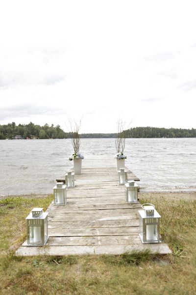 Boat dock wedding ceremony: http://www.stylemepretty.com/canada-weddings/ontario/ottawa/2013/10/24/danford-lake-wedding-from-studio-g-r-martin-photography/ | Photography: Studio G. R. Martin - http://www.martinphotography.ca/ Lake Wedding Alter Ideas, Dock Wedding Ceremony Decor, Wedding On A Dock, Boat Dock Wedding, Pond Dock, Dock Wedding, Pier Wedding, Lake Weddings, Pond Wedding