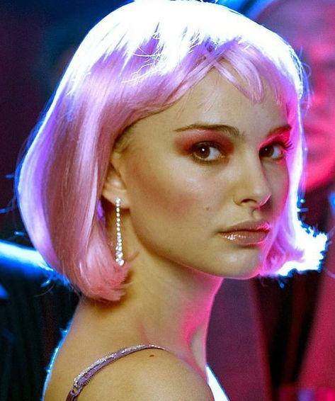 Natalie Portman in Closer (2004) 🎬 Natalie Portman Closer, Natalie Portman Star Wars, Closer Movie, Cinema Movies, Netflix Movies, Natalie Portman, Movie List, Girl Crushes, Film Serie