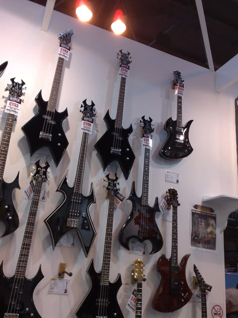 Some cool bass guitars I saw at Music Live at the NEC a few years ago Electric Guitar Design, Guitar Obsession, Cool Electric Guitars, I'm With The Band, Music Aesthetic, Guitar Design, Grunge Photography, Cool Guitar, Aesthetic Grunge