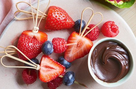 Berry Skewers, Picnic Recipes, Tesco Real Food, Skewer Recipes, Toddler Parties, Summer Garden Party, Bamboo Skewers, Summer Berries, Belgian Chocolate