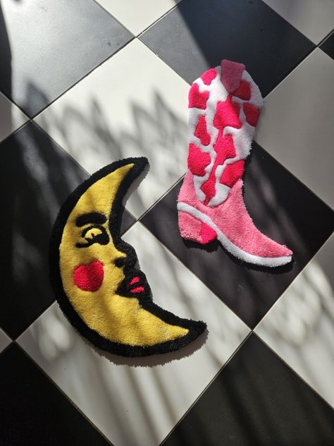 Aesthetic tufted rugs, moon rug, pink cowboy boot rug, perfect for a fun home decoration.