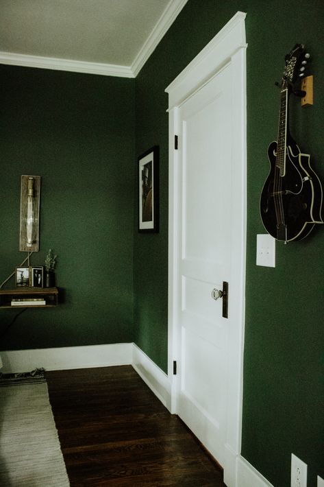 Modern Victorian Home Decor, Moody Green Bedroom, Forest Green Paint Color, Forest Green Bedrooms, Apartment Lamps, Green Bedroom Paint, Modern Victorian Home, Home Gel Nails, How To Start Painting