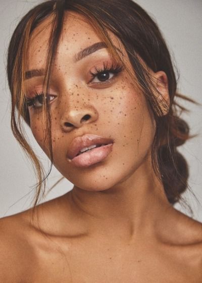 Black Girls R Magic Black Girls With Freckles, People With Freckles, Women With Freckles, Freckles Makeup, Beautiful Freckles, Faux Freckles, Freckles Girl, Freckle Face, Poses References