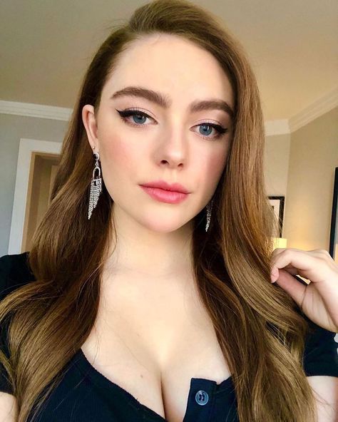 Danielle Russell on Instagram: “@danielleroserussell @marcmena #danielleroserussell #hopemikaelson #legacies #thecw” Danielle Russell, Danielle Rose Russell, Daniella Rose, Beauty Aesthetic, Hope Mikaelson, Face Claims, Vampire Diaries, Serie Tv, Celebrity Crush