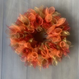 Mesh Ribbon Wreath Tulle Wreath Diy Wire Mesh Ribbon, Poly Mesh Crafts, Deco Mesh Fall Wreaths, Deco Mesh Wreaths Tutorials Step By Step, Wire Wreath Form Ideas, Ribbon Wreath Tutorial Step By Step, Fall Deco Mesh Wreath Ideas, Fall Mesh Wreaths Diy, Mesh Tubing Wreath