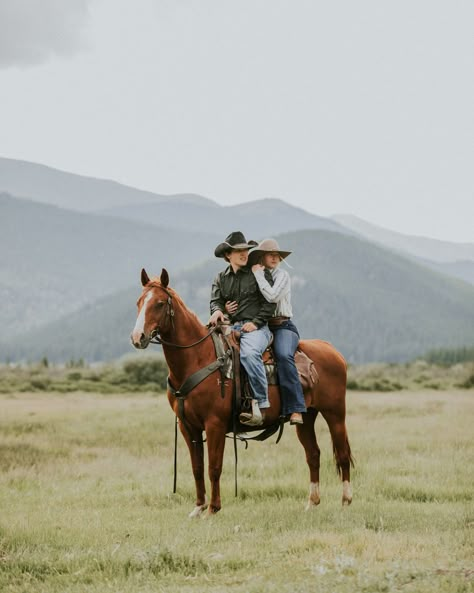 Surprising @_Clara_mae_ with a proposal during our @cinchjeans session was so fun. We even had a conversation about weddings and proposals the night before which really threw her off. Congrats to my two favorite people. // 🌵 Western Proposal, Country Proposal, Western Pics, Western Couple Photoshoot, Western Engagement Photos, Western Couples, Western Couple, Logan Sargeant, Western Engagement