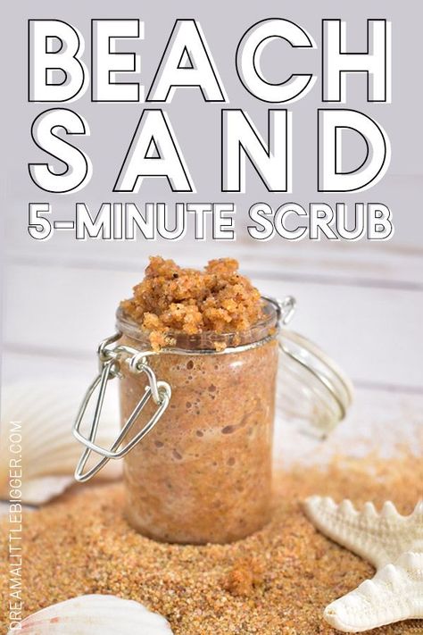 In only five minutes you can make this fab summer craft and have a lovely foaming beach sand scrub that is an amazing exfoliator to get your bod beach-ready! Baking Soda Body Scrub, Diy Shampoo Recipe, Diy Face Scrub, Coffee Face Scrub, Sugar Scrub Homemade, Homemade Scrub, Diy Shampoo, Oil Body Wash, Diy Body Scrub