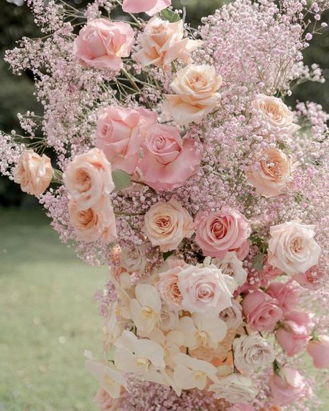 All Pink Wedding Flowers, Pink Aesthetic Wedding, Pink And Purple Wedding Theme, Pink Wedding Aesthetic, Rose Display, Baby Pink Wedding, Pastel Wedding Theme, Pastel Pink Weddings, Pink Flower Arrangements