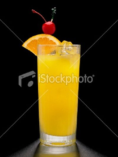 Today's Recipe: Vodka Screwdriver Cocktail  If you are a big fan of orange juice and vodka and definitely want to get some vitamin C while adding in a little sunshine, then the Screwdriver Cocktail is for you.  60ml (2 oz) vodka 150ml (5 oz) orange juice First get a high ball glass and top it off with ice, and then add the vodka. Top it off with orange juice and stir. Then sip and indulge! Screwdriver Drink, Screwdriver Cocktail, Vodka Mixed Drinks, Orange Juice And Vodka, Apple Pucker, Apple Martini, Vodka Martini, Cocktail Sticks, Infused Vodka