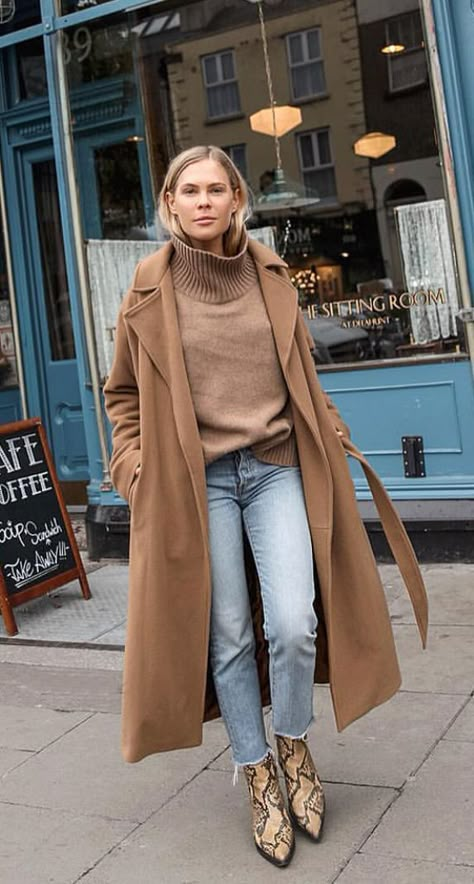 Winter 2023 Style Trends, 20223 Fashion Trends, Classic Chic Fall Outfits, Fall/winter Wedding Guest Dress, Winter Date Night Outfit Dress, House Of Color Autumn Outfits, Spring Style 2023 Women, Oslo Street Style, Cold Night Out Outfit