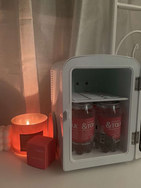 Cute Mini Fridge In Bedroom Aesthetic, Mini Fridge For Bedroom, Fridge In Bedroom Aesthetic, Mini Fridge Aesthetic, Fridge In Bedroom, Mini Fridge In Bedroom Aesthetic, Mini Fridge In Bedroom, Uni Room, House Games