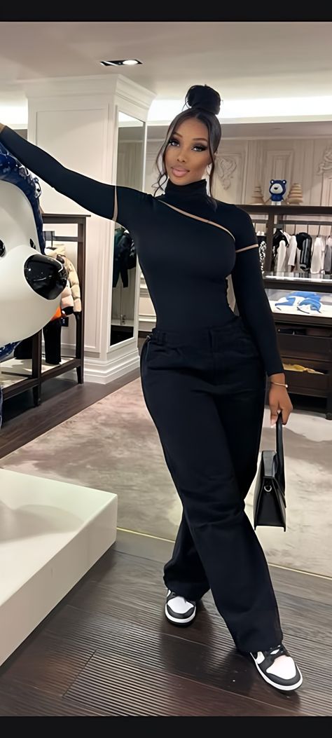 Long Sleeve Baddie Outfits, Boujee Aesthetic Outfits Casual, Overnight Outfits, Baddie Aesthetic Outfits Winter, Date Night Outfit Winter Dinner Classy, Winter Baddie Outfits Going Out, Plus Size Airport Outfit, Instagram Baddie Outfit, Street Style Outfits Casual