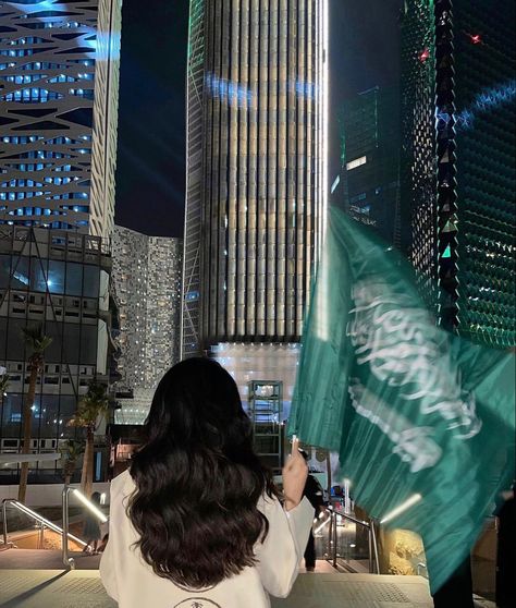 Ksa National Day, Saudi Culture, Arabian Nights Aesthetic, Saudi Flag, Saudi Women, National Day Saudi, Saudi Arabia Culture, Riyadh Saudi Arabia, Arab Culture