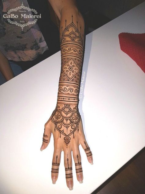 Henna Tattoo Foot, Henna Tattoo Sleeve, Henna Sleeve, Henna Ink, Cute Henna Designs, Jagua Henna, Henna Style Tattoos, Tattoo Designs Hand, Henna Inspired Tattoos