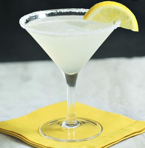 Lemon Drop Drink, Lemon Drop Recipe, Lemon Drop Shots, Beef Burrito Recipe, Lemon Martini, Lemon Drop Cocktail, Adult Beverages Recipes, Martini Ingredients, Lemon Drop Martini