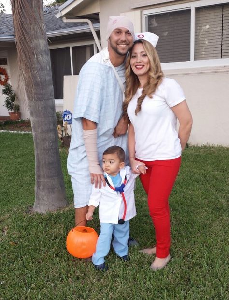 Family halloween costumes nurse doctor patient Doctor Family Halloween Costumes, Family Doctor Costumes, Patient Costume Ideas, Halloween Patient Costume, Doctor And Patient Costume, Nurse And Patient Costume, Doctor Halloween Costumes, Diy Nurse Costume, Patient Costume