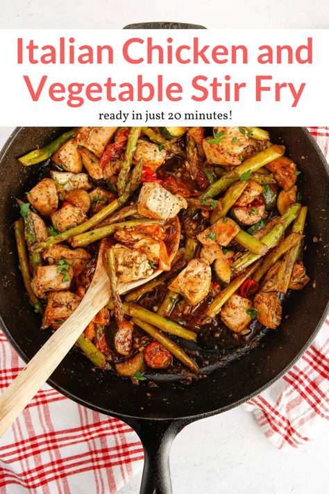 Chicken And Vegetable Skillet, Asparagus Zucchini, Vegetable Skillet, Zucchini And Tomatoes, Vegetable Stir Fry Recipe, Italian Chicken Recipes, Chicken With Italian Seasoning, 30 Minute Meals Easy, Slender Kitchen