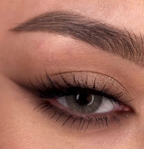 Formal Makeup Eyeshadow, Simple Wedding Makeup For Hooded Eyes, Simple Makeup Ideas For Wedding, Brown Eyes Prom Makeup, Simple Makeup Looks Eye Shadow, Wedding Makeup Bridesmaid Brown Eyes, Simple Makeup Brown Eyes, Teknik Makeup, Prom Eyes