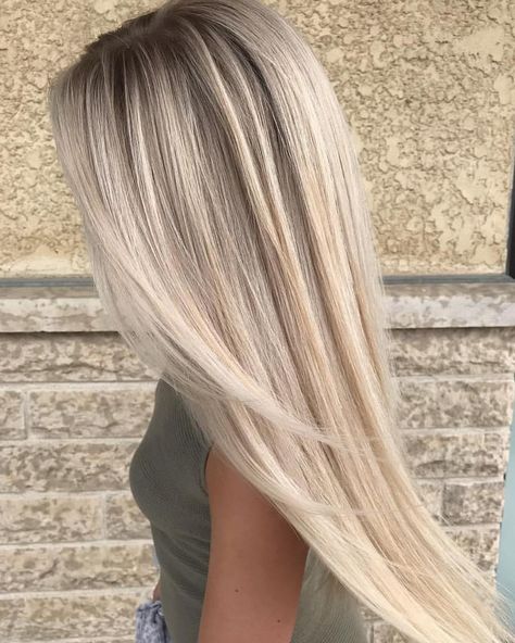 Platinum Balayage, Grey Ombre Hair, Blond Balayage, Balayage Blonde, Dirty Blonde Hair, Blonde Hair Inspiration, Ombré Hair, Balayage Hair Blonde, Blonde Hair Looks