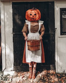 Witch Costume Ideas, Rachel Maksy, Autumn Witch, Pumpkin Halloween Costume, Vintage Pumpkin, Vintage Halloween Costume, Pumpkin Costume, Halloween Photoshoot, Pumpkin Head