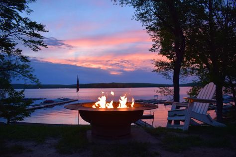 Lake Wallenpaupack | Lodging, Camping, Activities & Dining Lake Wallenpaupack, Lake Activities, Pocono Mountains, Big Lake, Lake Vacation, Waterfront Restaurant, Kayak Trip, Lake Art, Boat Rental