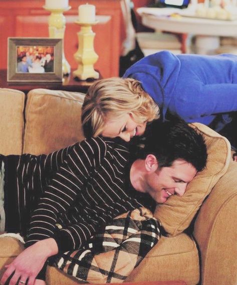 Ben And Leslie, Leslie And Ben, Ben Wyatt, Best Tv Couples, Parks And Rec, Leslie Knope, Couple Romance, Tv Couples, Cartoon Network Adventure Time