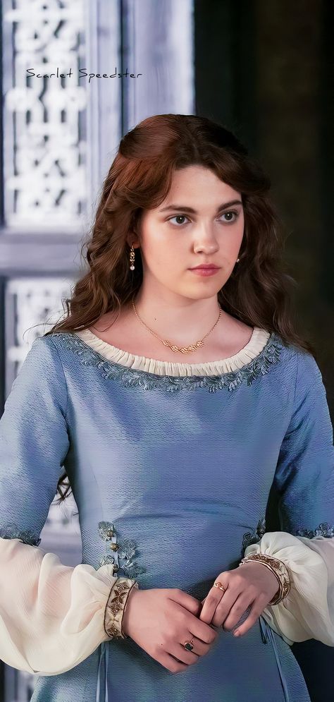 Young Alicent Hightower, Young Alicent, Game Of Thrones Outfits, Hollywood Girls, Alicent Hightower, Royalty Aesthetic, Hollywood Actress, Beauty Face Women, Young Actresses