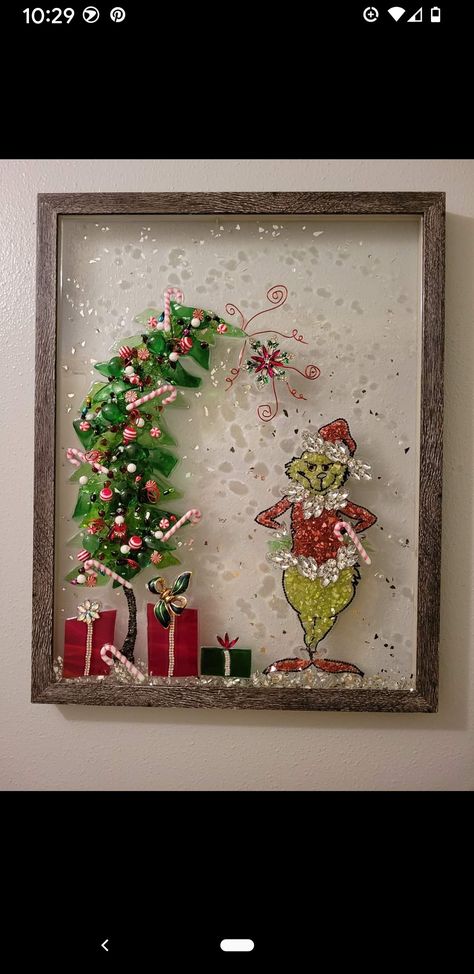 Glass And Resin Art Projects, Infused Glass Ideas, Shard Glass Art Ideas, Crushed Glass Resin Art, Shattered Glass Art, Epoxy Christmas, Art Shattered, Crushed Glass Art, Shard Art