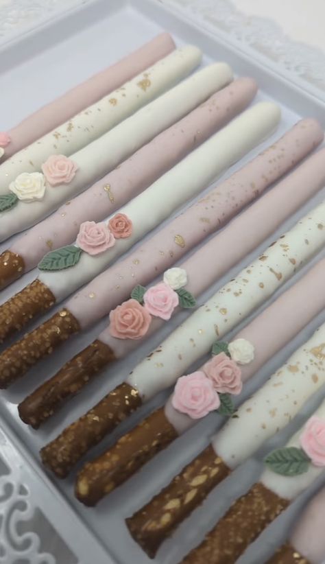 Wedding Pretzels, Flower Baby Shower Theme, Pink Dessert Tables, Pink Cake Pops, Chocolate Covered Strawberries Bouquet, Chocolate Covered Pretzel Rods, Cake Pop Decorating, Chocolate Dipped Pretzels, Baby Shower Treats