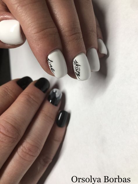 Love skiing black and white short nails. #winter  #snow  #ski #nails Nails Skiing, Nails For Skiing, Apres Ski Nails, Ski Trip Nails, Skiing Nails Art, Curly Hair Skiing, Skiing Nails, Ski Nails, Short Nails Winter