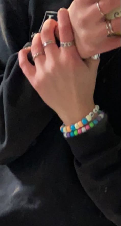 Women Hands With Rings, Veiny Hands Aesthetic With Rings, Masc Rings Aesthetic, Rings Lesbian Style, Masc Hands With Rings, Rings Masc Women, Masc Lesbian Rings Aesthetic, Soft Boy Jewelry, Lesbian Rings Hands