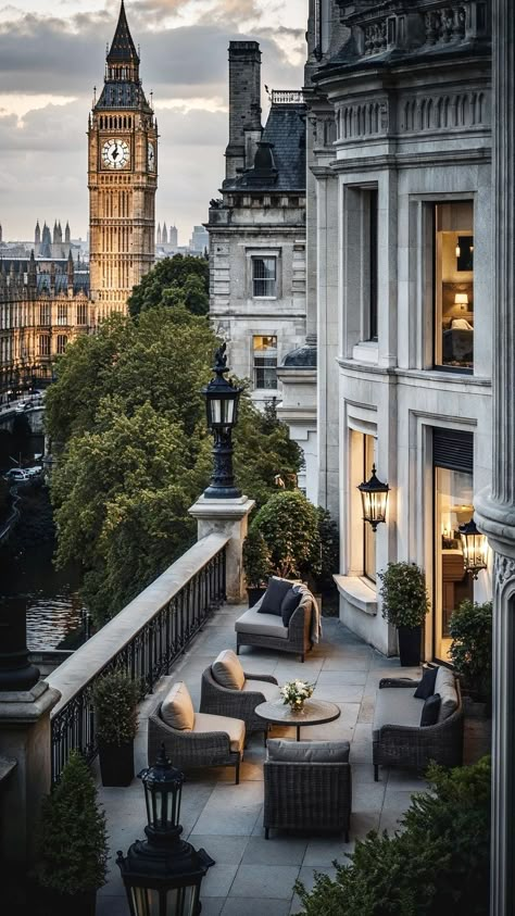 London Apartment Aesthetic, Luxury Apartments London, Fancy Apartment, Dream Home Exteriors, Luxury Apartments Interior, City Homes, Best Boutique Hotels, Travel London, Luxury London