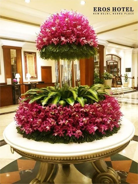 Lobby Flower Arrangement Hotel, Hotel Lobby Floral Arrangements, Hotel Floral Arrangements Lobbies, Hotel Flower Arrangements Lobbies, Lobby Flower Arrangement, Huge Flower Arrangements, Hotel Lobby Flowers, Flowers Arrangements Ideas, Hotel Flower Arrangements