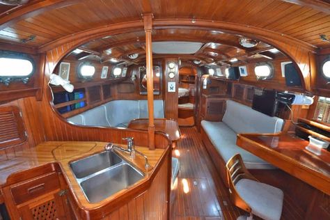 27 Boat Interior Design Ideas Small Boat Interior, Boat Interior Ideas Cabins, Small Boat Interior Ideas, Sailing Yacht Interior, Teak Interior, Liveaboard Boats, Boat Interior Design, Classic Sailboat, Sailboat Interior