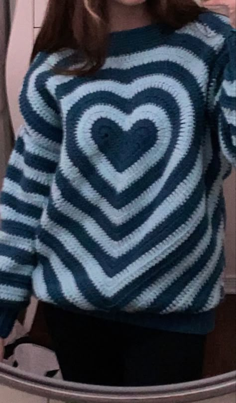 Crochet Heart Sweater, Hearts Cardigan, Crochet Top Free Pattern, Crochet A Heart, Summer Top Crochet, Pattern Granny Square, Crochet Flower Squares, Crochet Sweater Design, Tote Bag Crochet