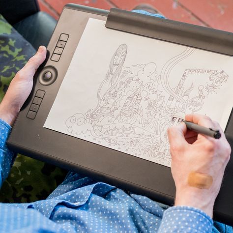 Draw on paper and screen at the same time, with the new Wacom Intuos Pro Paper Edition - Digital Arts Sketch Tablet, Digital Drawing Tablet, Art Tablet, New Tablets, Wacom Tablet, Drawing Pad, Wacom Intuos, Drawing Tablet, Paper Drawing